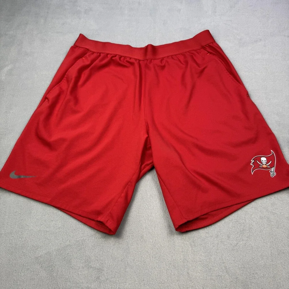 Tampa Bay Buccaneers Shorts Mens Large Red NFL Football Nike Dri-FIT Performance